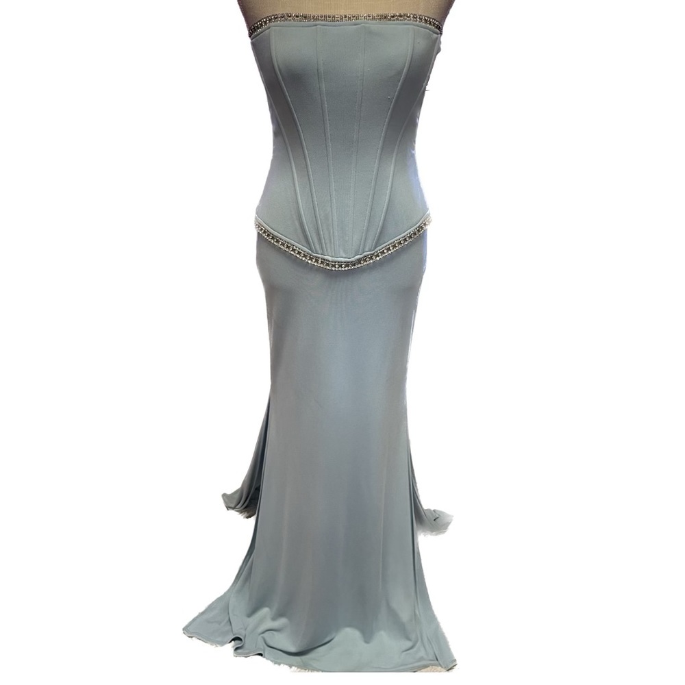 *PROM*. Nicole Bakti Strapless Formal